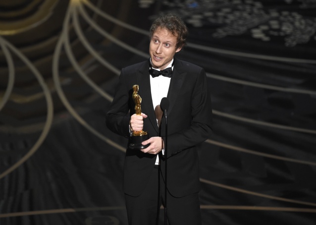 Nemes-Jeles László átveszi az Oscar-díjat