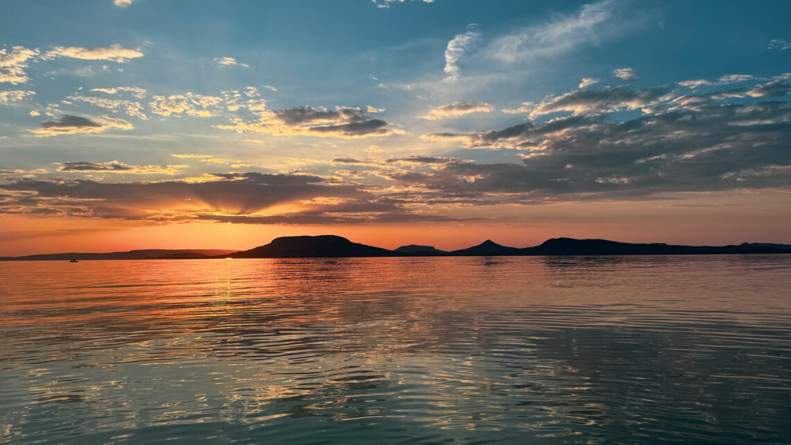 Naplemente a Balaton-parton
